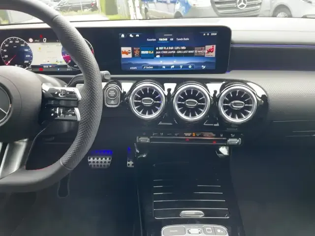 Mercedes-Benz CLA 200