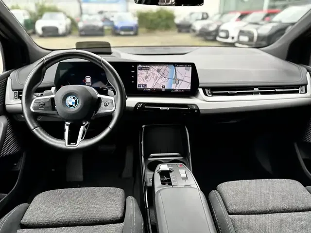 BMW 225