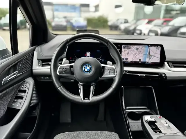 BMW 225