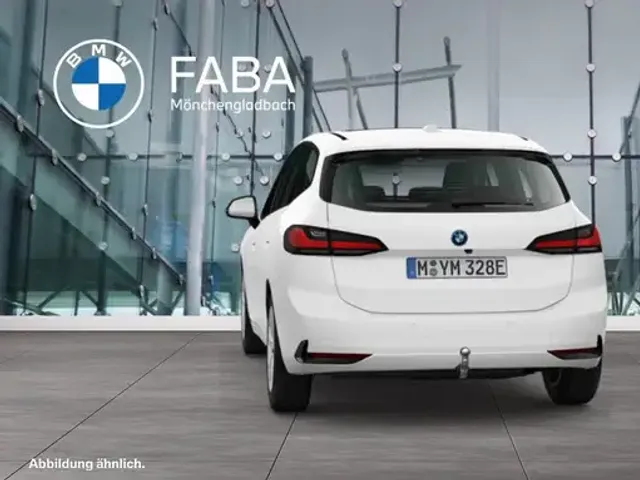 BMW 225