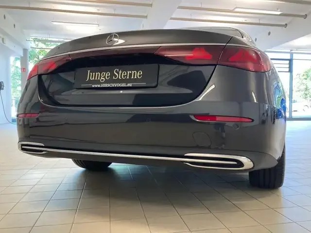 Mercedes-Benz E 200