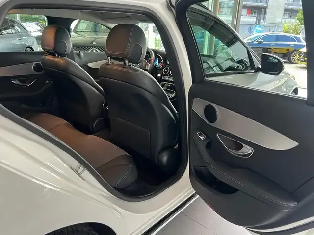 Mercedes-Benz C 180