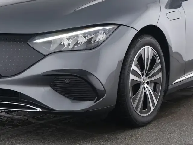 Mercedes-Benz EQE 300