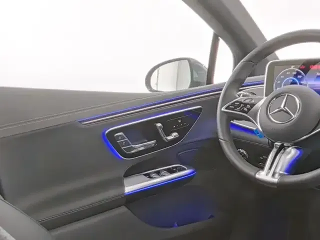 Mercedes-Benz EQE 300