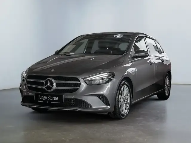 Mercedes-Benz B 220