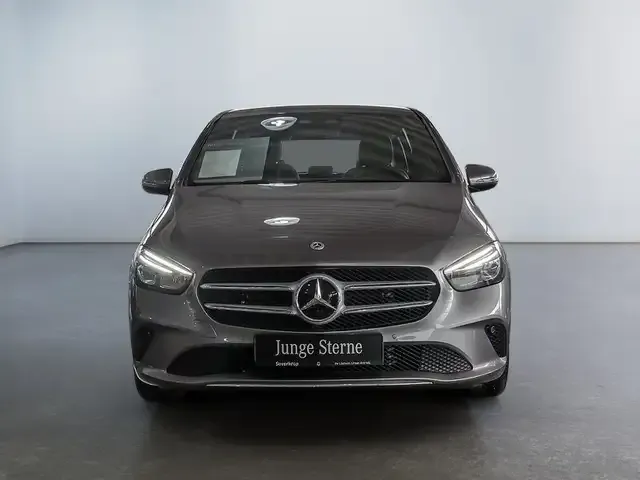 Mercedes-Benz B 220