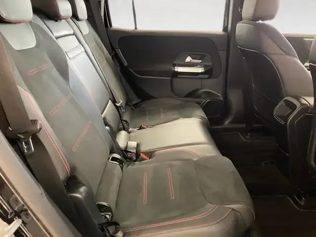 Mercedes-Benz EQB 350