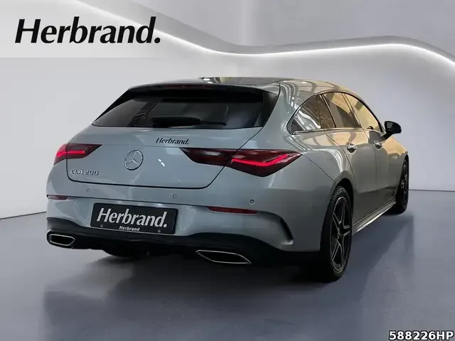 Mercedes-Benz CLA 200