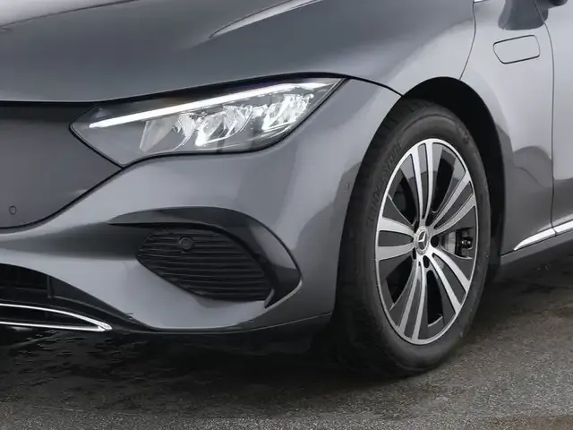Mercedes-Benz EQE 300