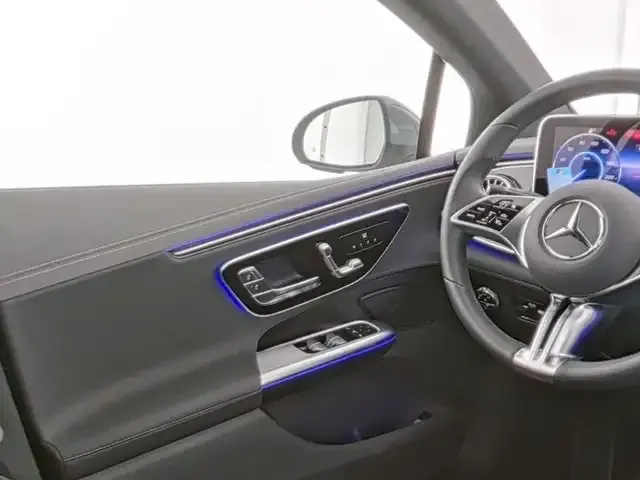 Mercedes-Benz EQE 300