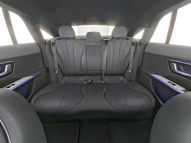 Mercedes-Benz EQE 300