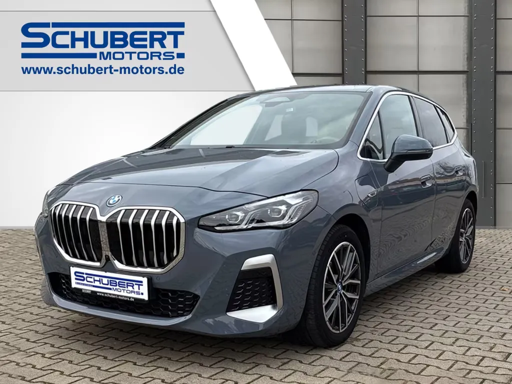 BMW 225