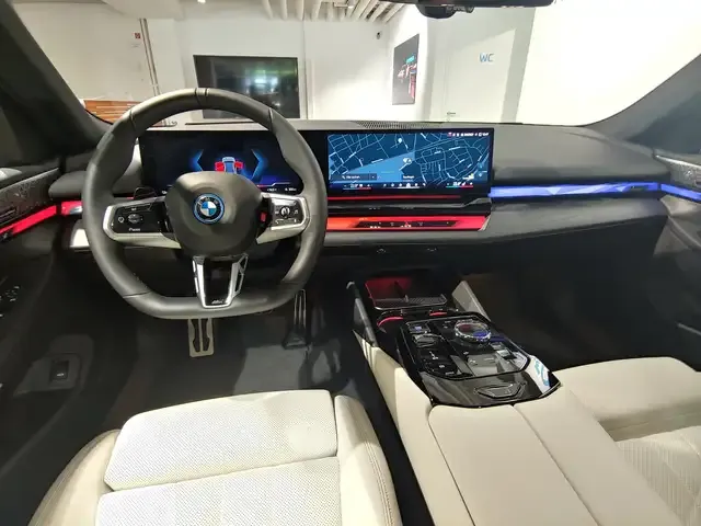 BMW i5