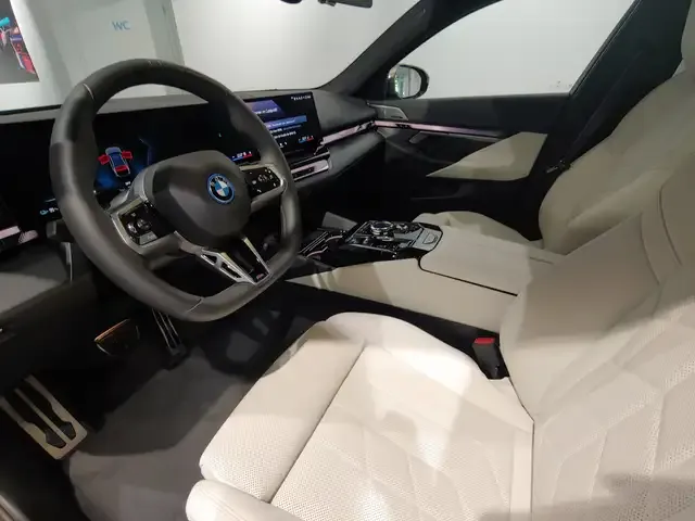 BMW i5