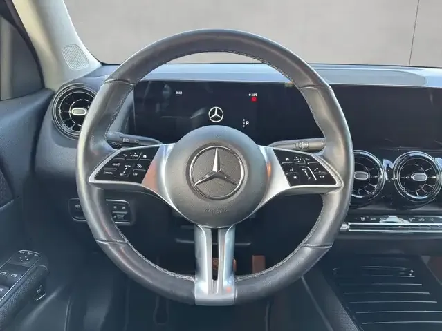 Mercedes-Benz GLB 180