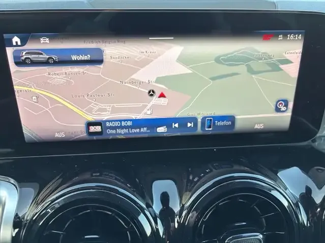 Mercedes-Benz GLB 180