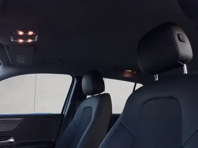 Mercedes-Benz GLB 180