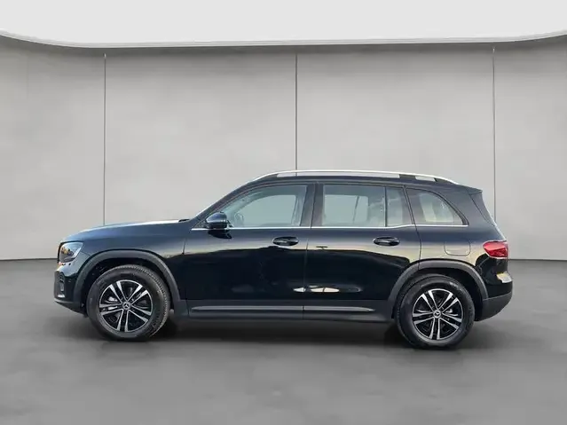 Mercedes-Benz GLB 180