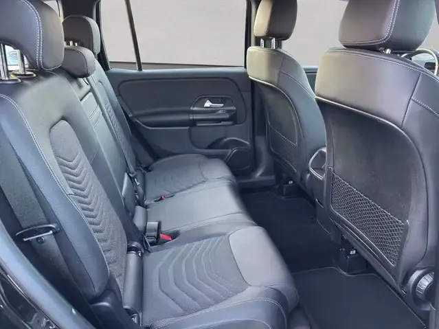 Mercedes-Benz GLB 180