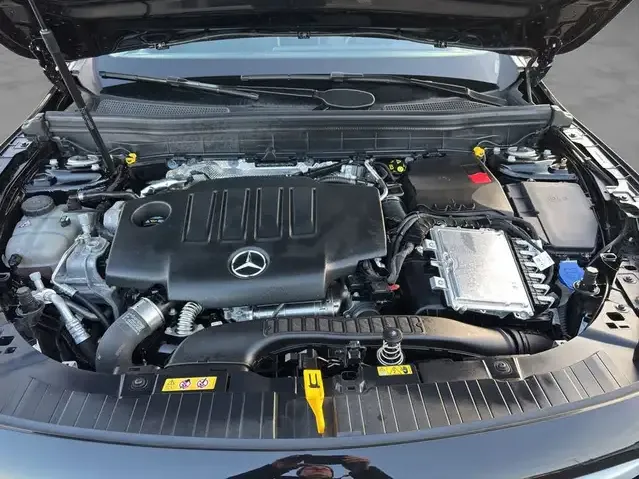 Mercedes-Benz GLB 180