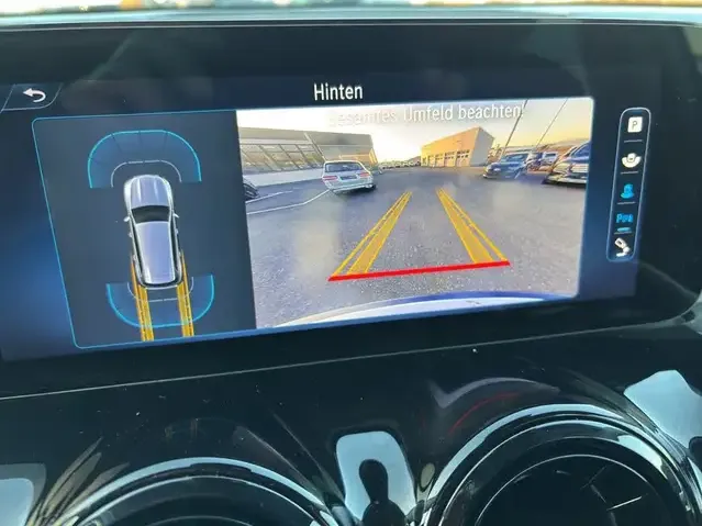 Mercedes-Benz GLB 180