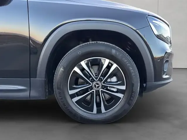 Mercedes-Benz GLB 180