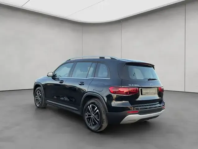 Mercedes-Benz GLB 180