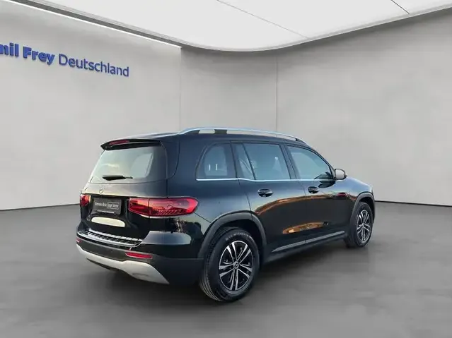 Mercedes-Benz GLB 180