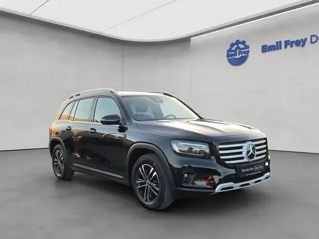 Mercedes-Benz GLB 180
