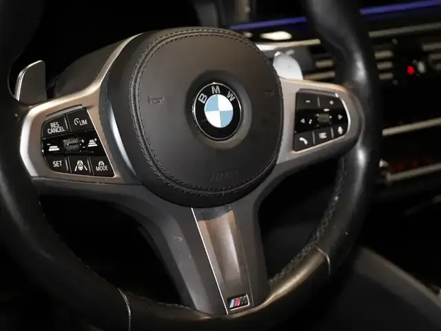 BMW M550