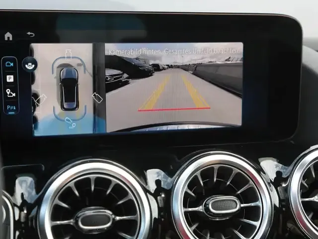 Mercedes-Benz GLA 220