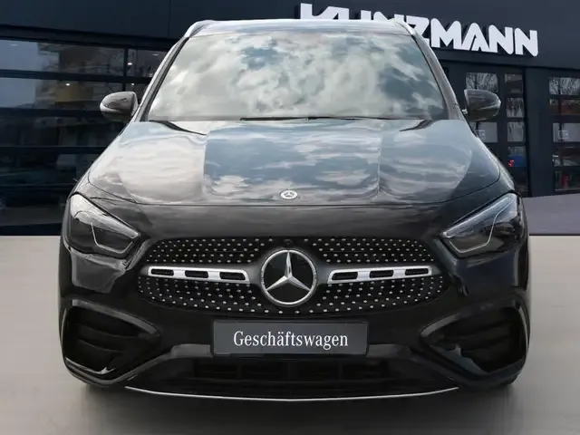 Mercedes-Benz GLA 220