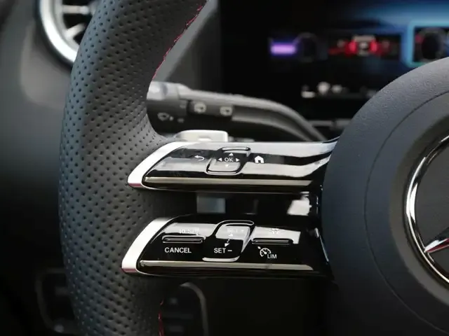 Mercedes-Benz GLA 220