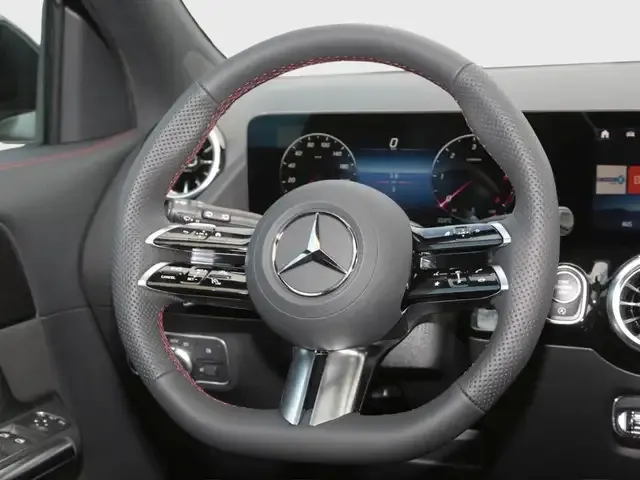 Mercedes-Benz GLA 220