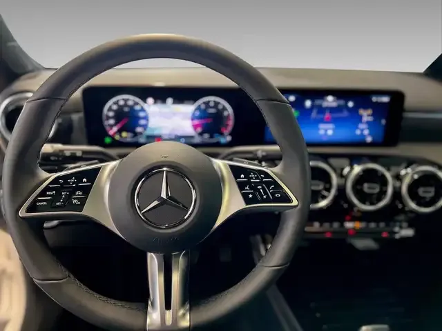 Mercedes-Benz CLA 180