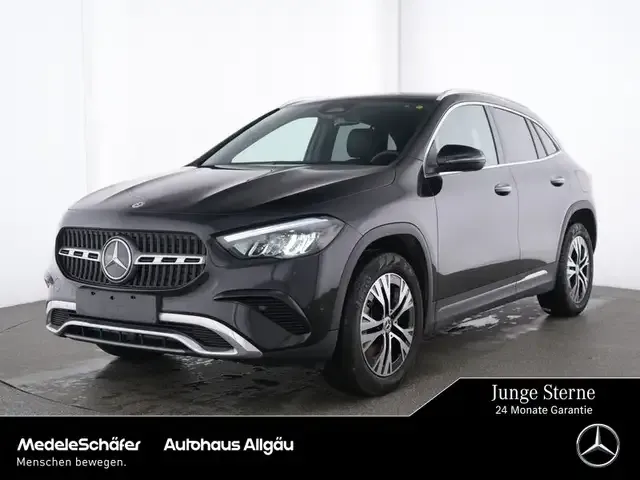 Mercedes-Benz GLA 220