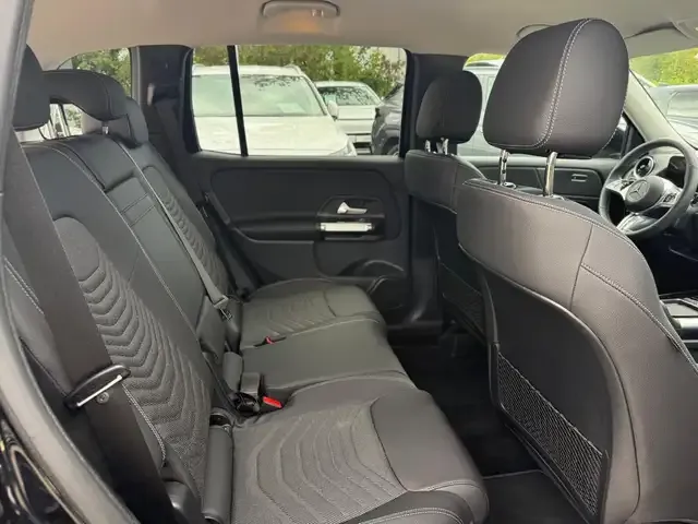 Mercedes-Benz GLB 220