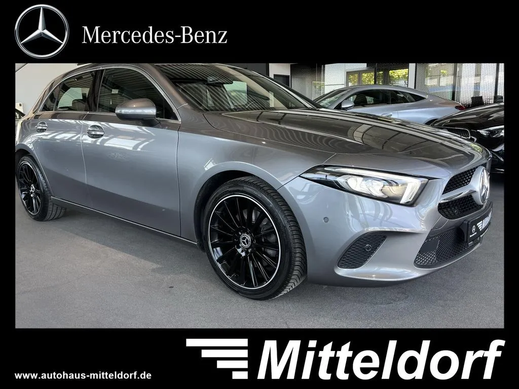 Mercedes-Benz A 220