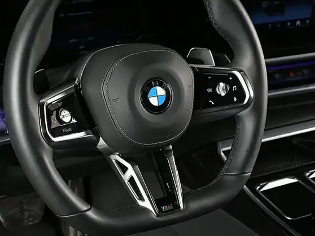 BMW 740