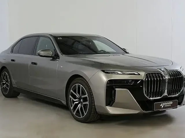 BMW 740