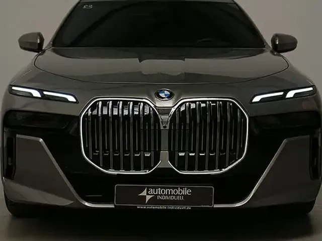 BMW 740