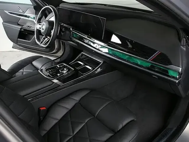 BMW 740