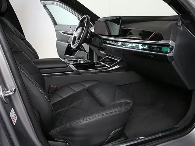 BMW 740