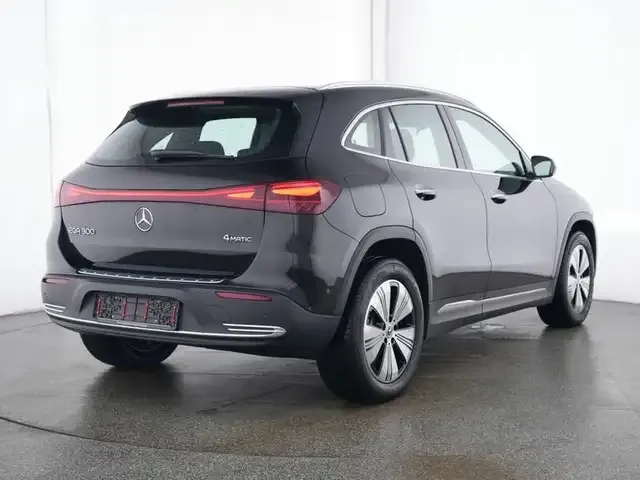 Mercedes-Benz EQA 300