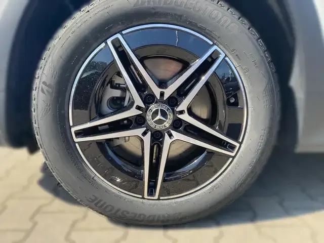 Mercedes-Benz EQB 350