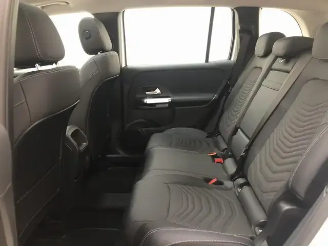 Mercedes-Benz GLB 220