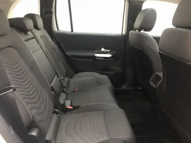 Mercedes-Benz GLB 220