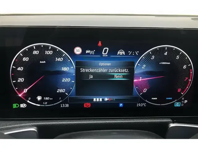 Mercedes-Benz GLB 220