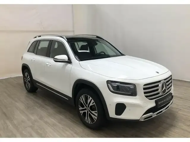 Mercedes-Benz GLB 220