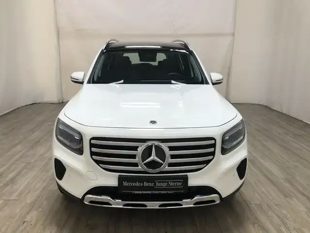Mercedes-Benz GLB 220